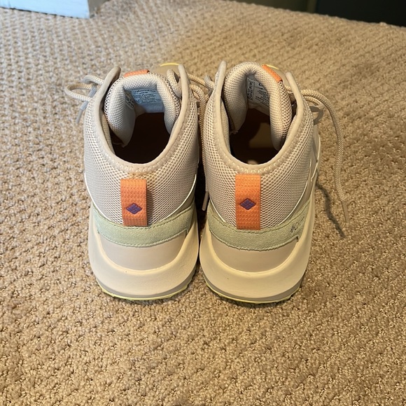 Columbia Radlock Hiking Boots 🥾 - Picture 3 of 5